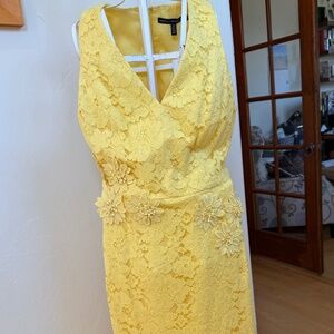 White House Black Market -size 10 - yellow appliqué v-neck sheath dress - NWT